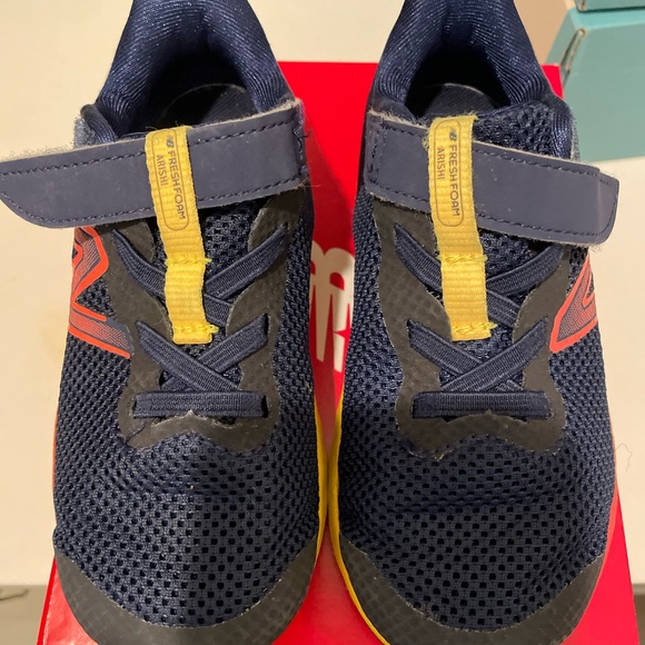 New Balance Kids Fresh Foam Arishi v4 Sneakers - Navy Orange Yellow Sz 9.5 Todd - Picture 2 of 4